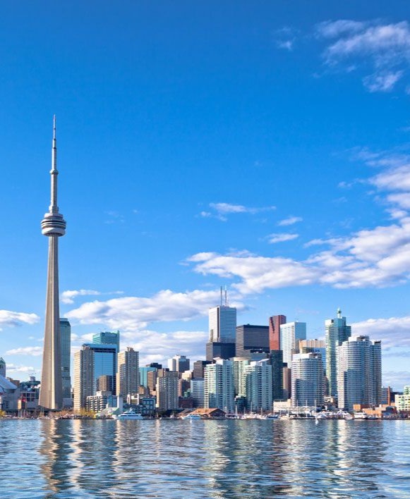 view-CN-Tower-Toronto-skyline-observation-deck